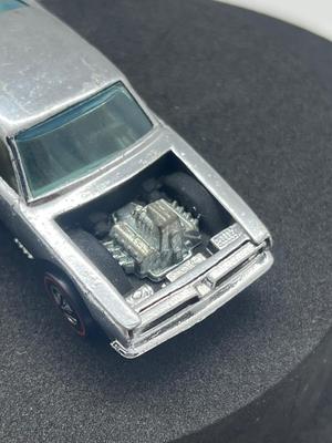 LOT 100: Vintage Redline Hot Wheels King 'Kuda 1969 Mattell