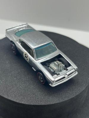 LOT 100: Vintage Redline Hot Wheels King 'Kuda 1969 Mattell