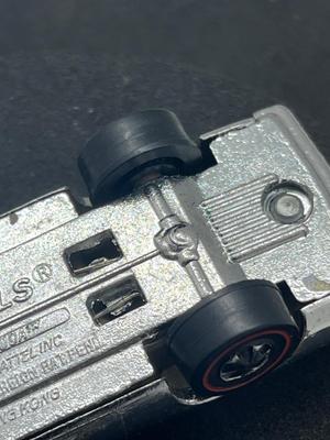 LOT 100: Vintage Redline Hot Wheels King 'Kuda 1969 Mattell