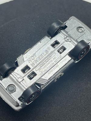 LOT 100: Vintage Redline Hot Wheels King 'Kuda 1969 Mattell