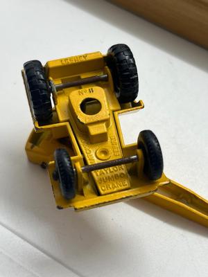 LOT 129: Vintage Lesney Matchbox Vehicles - Cattle Truck, Stake Truck, Jumbo Crane, Weatherill Hydraulic, Claas Combine Harvester