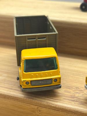 LOT 129: Vintage Lesney Matchbox Vehicles - Cattle Truck, Stake Truck, Jumbo Crane, Weatherill Hydraulic, Claas Combine Harvester