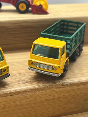 LOT 129: Vintage Lesney Matchbox Vehicles - Cattle Truck, Stake Truck, Jumbo Crane, Weatherill Hydraulic, Claas Combine Harvester