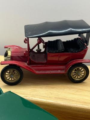 LOT 131: Vintage Lesney "Models of Yesteryear" - 1911 Ford Model T, 1909 Opel Coupe, 1910 Benz Limousine, 1913 Cadillac 1907...