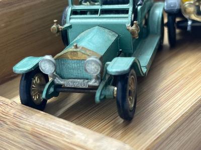 LOT 131: Vintage Lesney "Models of Yesteryear" - 1911 Ford Model T, 1909 Opel Coupe, 1910 Benz Limousine, 1913 Cadillac 1907...