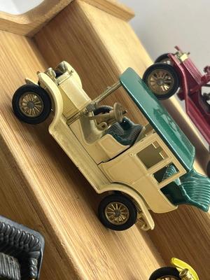 LOT 131: Vintage Lesney "Models of Yesteryear" - 1911 Ford Model T, 1909 Opel Coupe, 1910 Benz Limousine, 1913 Cadillac 1907...