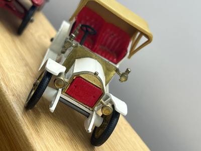 LOT 131: Vintage Lesney "Models of Yesteryear" - 1911 Ford Model T, 1909 Opel Coupe, 1910 Benz Limousine, 1913 Cadillac 1907...
