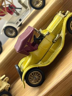 LOT 131: Vintage Lesney "Models of Yesteryear" - 1911 Ford Model T, 1909 Opel Coupe, 1910 Benz Limousine, 1913 Cadillac 1907...
