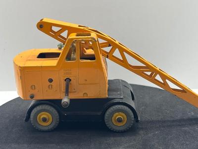 LOT 136: Vintage Dinky Toys - Coventry Climax Fork Lift Truck and Coles Mobile Crane