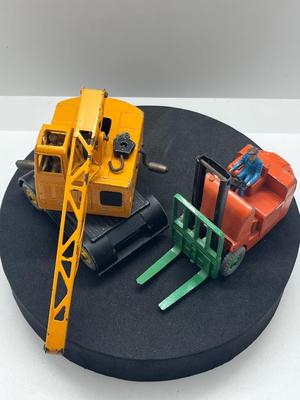 LOT 136: Vintage Dinky Toys - Coventry Climax Fork Lift Truck and Coles Mobile Crane