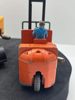 LOT 136: Vintage Dinky Toys - Coventry Climax Fork Lift Truck and Coles Mobile Crane