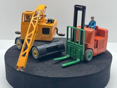 LOT 136: Vintage Dinky Toys - Coventry Climax Fork Lift Truck and Coles Mobile Crane