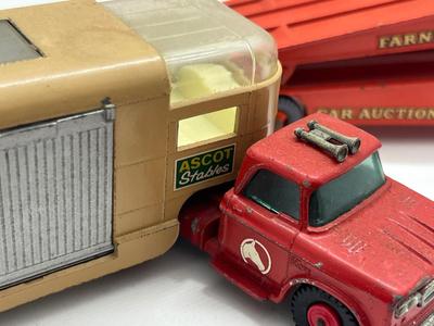 LOT 140: Vintage Lesney Matchbox King Size Vehicles - Ford Tractor, Transporter and Articulated Horse Van