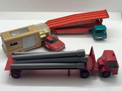 LOT 140: Vintage Lesney Matchbox King Size Vehicles - Ford Tractor, Transporter and Articulated Horse Van