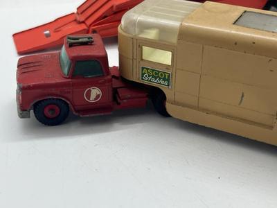 LOT 140: Vintage Lesney Matchbox King Size Vehicles - Ford Tractor, Transporter and Articulated Horse Van