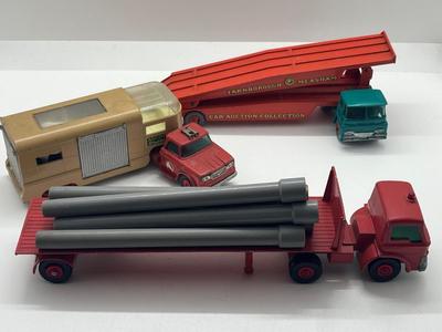 LOT 140: Vintage Lesney Matchbox King Size Vehicles - Ford Tractor, Transporter and Articulated Horse Van