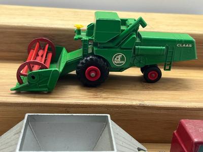 LOT 143: Vintage Lesney Matchbox King Size Vehicles - Claas Combine Harvester, Fruehauf Hopper and More
