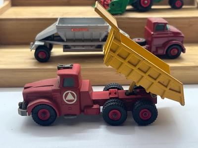 LOT 143: Vintage Lesney Matchbox King Size Vehicles - Claas Combine Harvester, Fruehauf Hopper and More