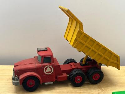 LOT 143: Vintage Lesney Matchbox King Size Vehicles - Claas Combine Harvester, Fruehauf Hopper and More