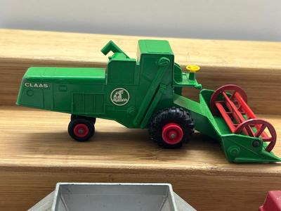 LOT 143: Vintage Lesney Matchbox King Size Vehicles - Claas Combine Harvester, Fruehauf Hopper and More