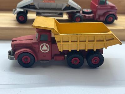 LOT 143: Vintage Lesney Matchbox King Size Vehicles - Claas Combine Harvester, Fruehauf Hopper and More