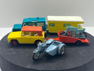 LOT 147: Vintage Lesney Matchbox Vehicles - Field Car, Trailer Caravan, Land Rover Safari and More
