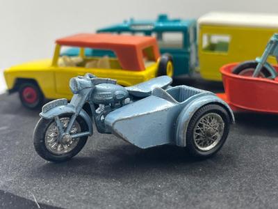 LOT 147: Vintage Lesney Matchbox Vehicles - Field Car, Trailer Caravan, Land Rover Safari and More