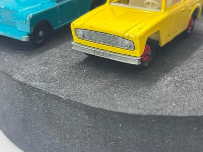 LOT 147: Vintage Lesney Matchbox Vehicles - Field Car, Trailer Caravan, Land Rover Safari and More