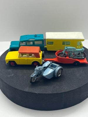 LOT 147: Vintage Lesney Matchbox Vehicles - Field Car, Trailer Caravan, Land Rover Safari and More