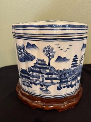 8" Blue and White Scalloped Lidded Vessel