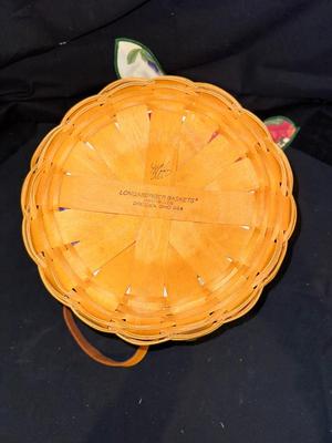 10" Longaberger Basket with Plastic and Cloth Liners 2000