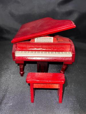 Vintage Miniature Dollhouse Furniture 1:12 Scale