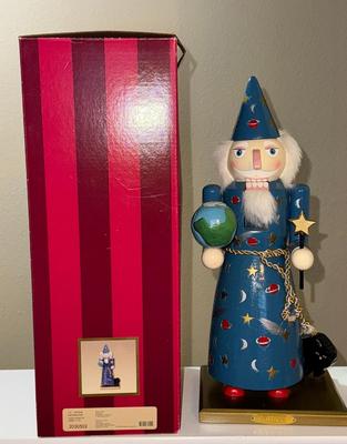 Merlin Christmas Nutcracker