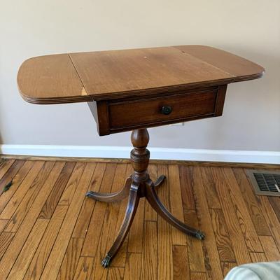 Imperial Grand Rapids Drop Leaf Side Table (LR-BM)