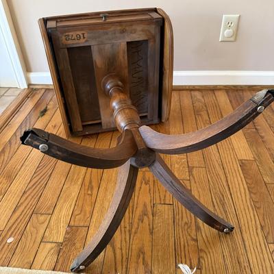 Imperial Grand Rapids Drop Leaf Side Table (LR-BM)