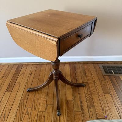 Imperial Grand Rapids Drop Leaf Side Table (LR-BM)