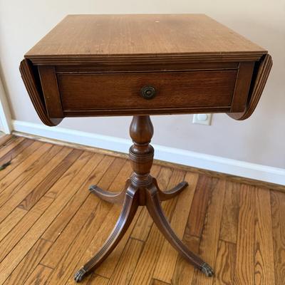 Imperial Grand Rapids Drop Leaf Side Table (LR-BM)