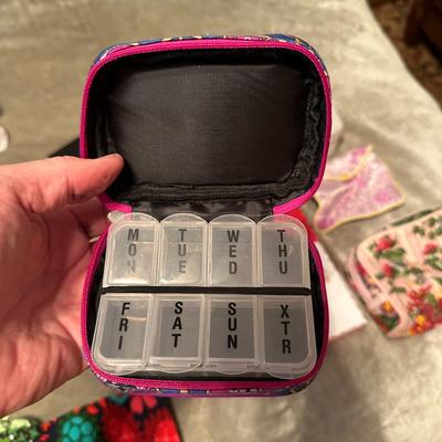 Sale Photo Thumbnail #1052: Lot of Empty Jewelry Boxes and Small Zip Up Pouches