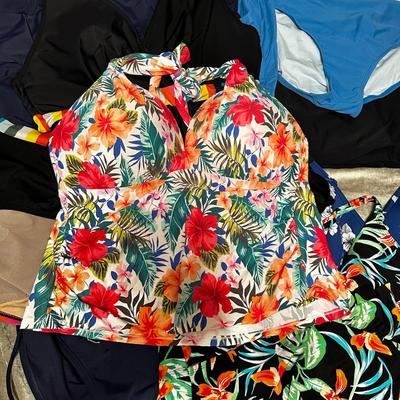 Sale Photo Thumbnail #1127: Women's Plus Size Bathing Suit Lot Mostly Cacique/Lane Bryant
Lots of Tops with the Bottoms rather than full suits or bikinis.