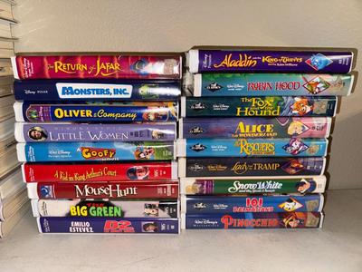 Lot of 18 VHS Tapes Disney Movies
