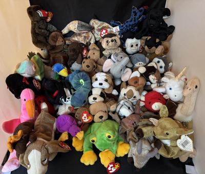 Large TY Beanie Baby Lot Nice Throws!