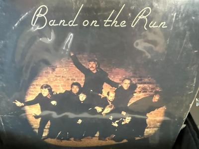 "Truckload LOT" includes contents of apartment as pictured in almost 200 images! - Bulk Buyer, Reseller, Major Collector -...