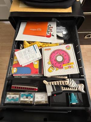 "Truckload LOT" includes contents of apartment as pictured in almost 200 images! - Bulk Buyer, Reseller, Major Collector -...