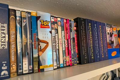 "Truckload LOT" includes contents of apartment as pictured in almost 200 images! - Bulk Buyer, Reseller, Major Collector -...