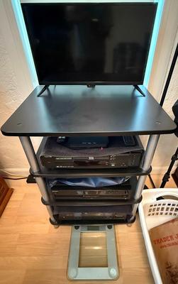 "Truckload LOT" includes contents of apartment as pictured in almost 200 images! - Bulk Buyer, Reseller, Major Collector -...