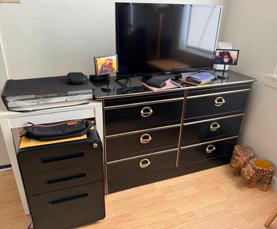 "Truckload LOT" includes contents of apartment as pictured in almost 200 images! - Bulk Buyer, Reseller, Major Collector -...