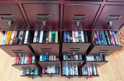 "Truckload LOT" includes contents of apartment as pictured in almost 200 images! - Bulk Buyer, Reseller, Major Collector -...