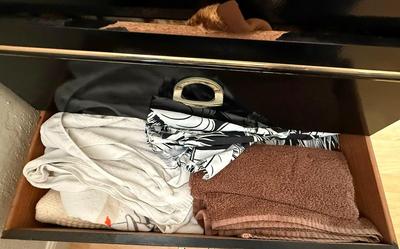 "Truckload LOT" includes contents of apartment as pictured in almost 200 images! - Bulk Buyer, Reseller, Major Collector -...