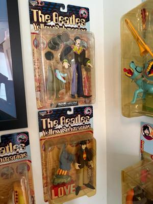 "Truckload LOT" includes contents of apartment as pictured in almost 200 images! - Bulk Buyer, Reseller, Major Collector -...