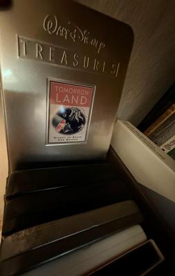 "Truckload LOT" includes contents of apartment as pictured in almost 200 images! - Bulk Buyer, Reseller, Major Collector -...